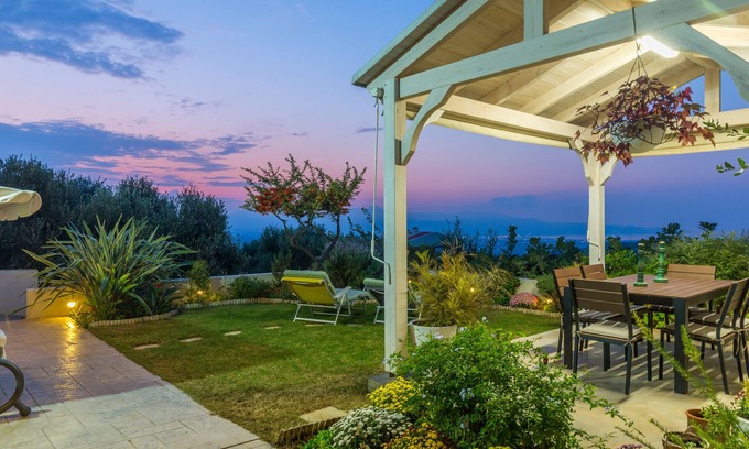 Marathitis Apartment | Muses: Panoramic View, Minutes from Knossos Minoan Palace