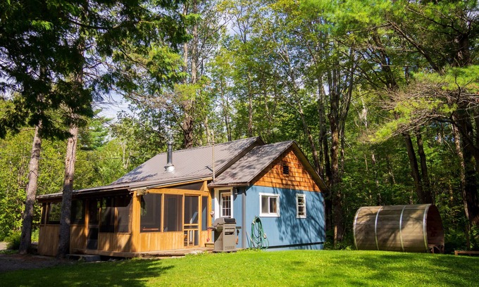 Gravenhurst Cottage | Muskoka Cottage, Bunkie + Sauna-1.5 hrs from TO!