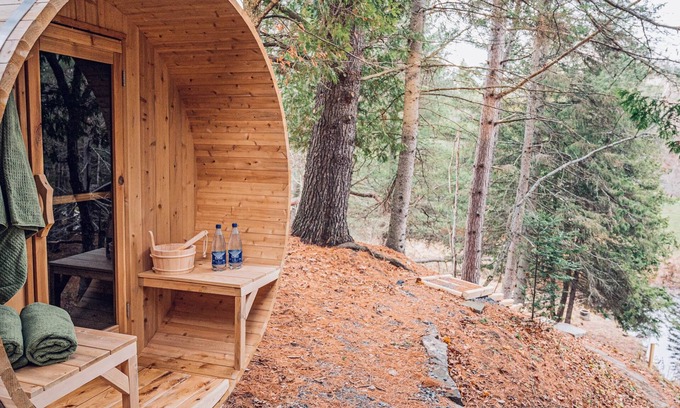 Bracebridge House | Muskoka Creekside Escape