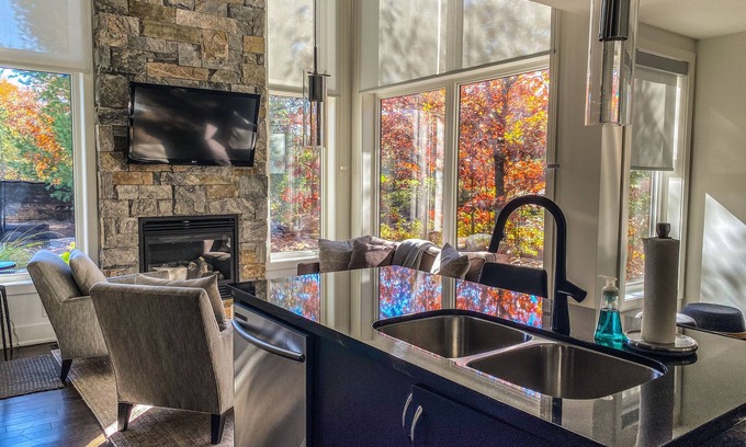 Gravenhurst House | Muskoka Escape on one of Canada's Top Golf Courses!