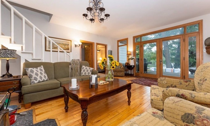 Gravenhurst Cottage | Muskoka; Large Comfortable Cottage with Rustic Flare-Lake Front, Hot Tub.