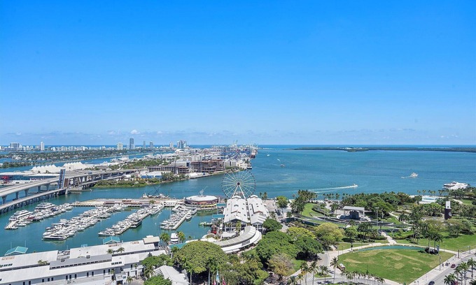 Downtown Miami Apartment | MVR - Only for VIP Travelers - Luxe Stay in Downtown