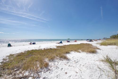 Fort Myers Beach House | My Happy Place by Sun Palace Vacations