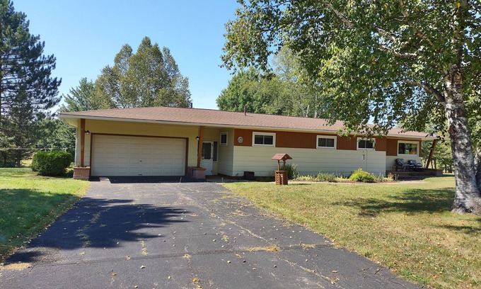 Republic House | My Mother's House - A quiet home on the Michigamme River