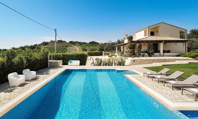 Casale Modica Villa | My Rental Homes - Villa Nora with spacious terrace and infinity pool with Jacuzzi