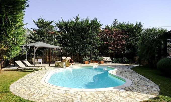 Cinisi Villa | My Rental Homes - Villa Virna 700 m. from the beach with lush garden and pool