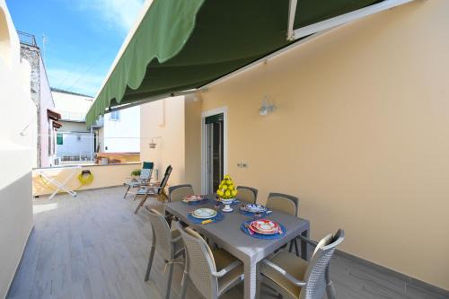 Ischia Porto Apartment | Myosotis - Apartment with terrace in Ischia
