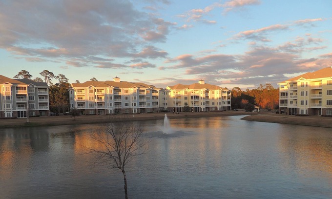 Central Myrtle Beach Condo | Myrtle Beach, SC, USA-Condo on golf course Only 1.5 Miles from Beach