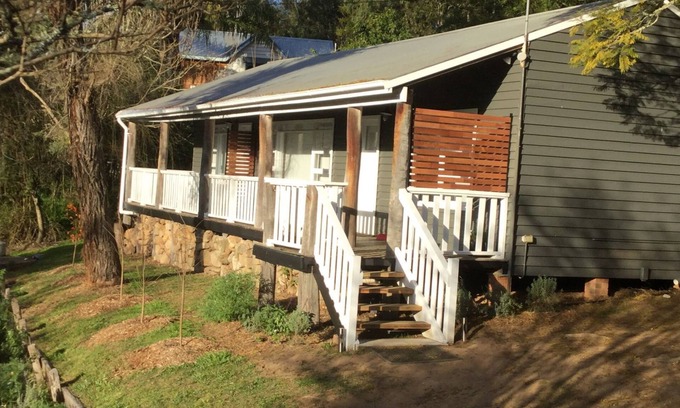 Wollombi Cottage | Myrtle Cottage - in the heart of Wollombi