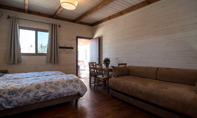 Artists Colony House | Myrtle the Turtle veranda unit