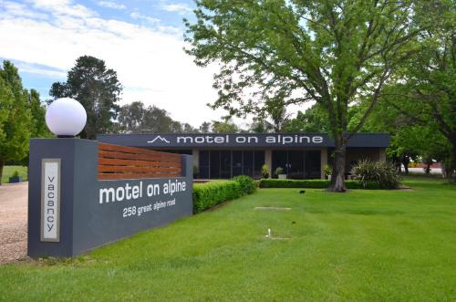 High Country Hotel | Myrtleford Motel on Alpine