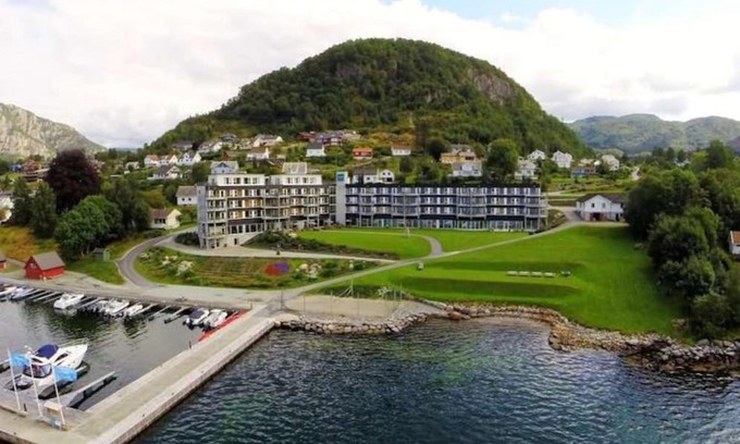 Hjelmeland Apartment | Nær Prekestolen(Pulpitrock)Trolltunga og Gullingen