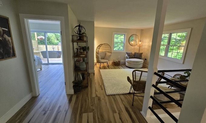 Town of Sharon House | n Relax with family or friends at this quiet & clean country 3 bedroom home
