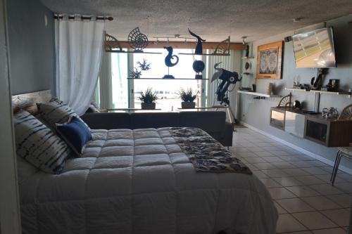 Cabezas Apartment | NAÜTIK, Ocean Front! Great view