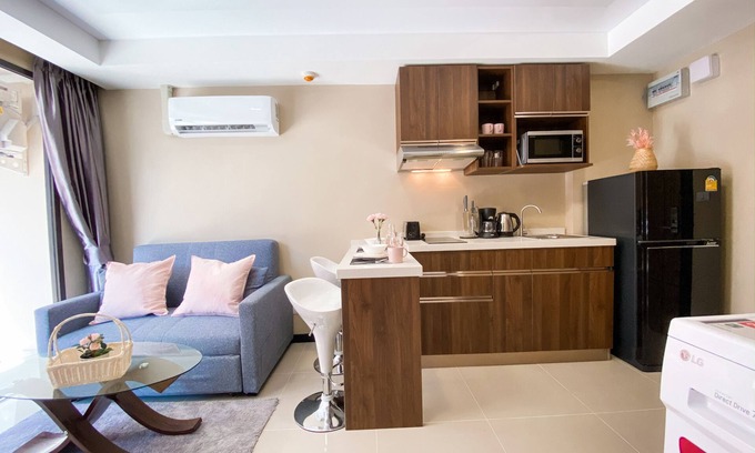 Nai Harn Apartment | Nai Harn 1BR Retreat by IBG Property P210