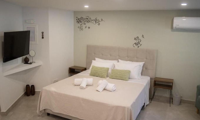 Varkiza Apartment | Naiads Nest - The Ground Junior