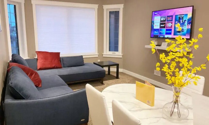 Regina House | NairaVilla: upscale accommodation for families and groups