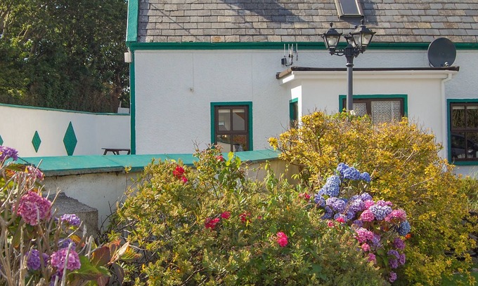 Caherkeen Cottage | NANA'S HOUSE, pet friendly, with open fire in Allihies, County Cork