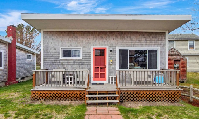 Phippsburg Cottage | Nancy Cottage - Spacious retreat on Popham Beach with A/C!