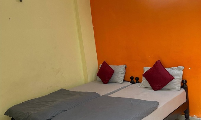 Srinagar Colony Hotel | Nandini Guest House