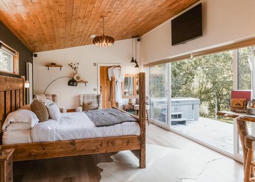 Mochdre Resort | Nant-Y-Coed Lodges