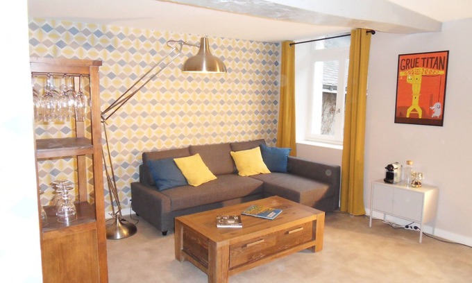 Decre-Cathedrale Apartment | Nantes furnished rentals at the foot of the Cathedral