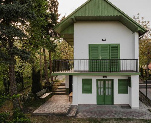 Pusztavacs Apartment | Napbogár Vendégház