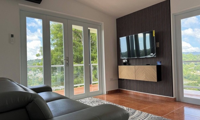 Guadiana House | Naranjito Vista Home "Full Solar Power"