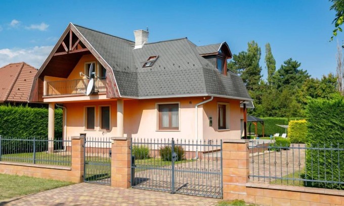 Balatonszarszo House | Narcisse by Interhome