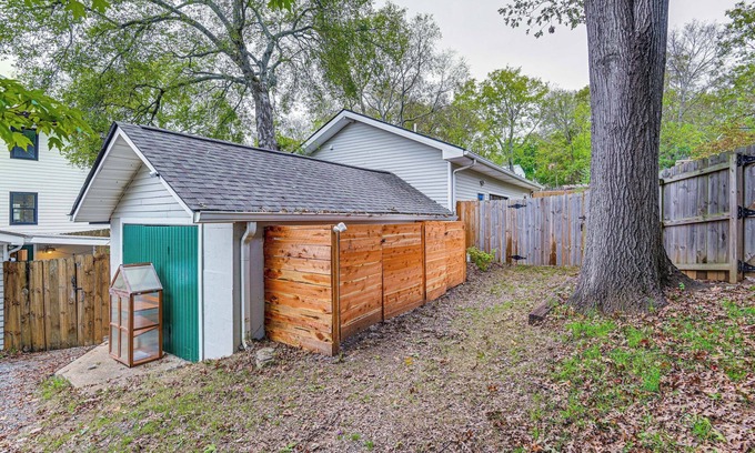 Sylvan Park Cottage | Nashville Cottage: 4 Mi to Dtwn!