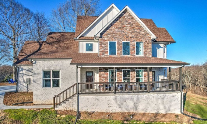 Goodlettsville House | Nashville Getaway! Just 20 min from Nashville! Amazing views! Peaceful setting!