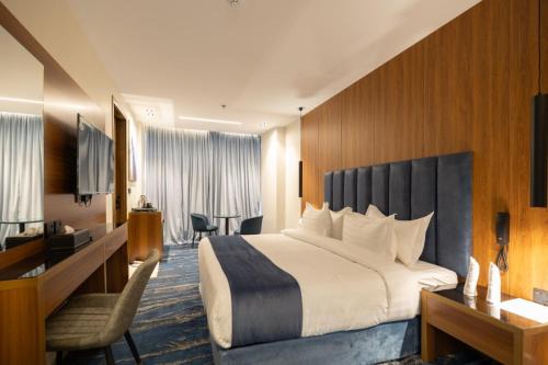 Al-Hamra'a Hotel | nasim aizraq hotel فندق نسيم ازرق