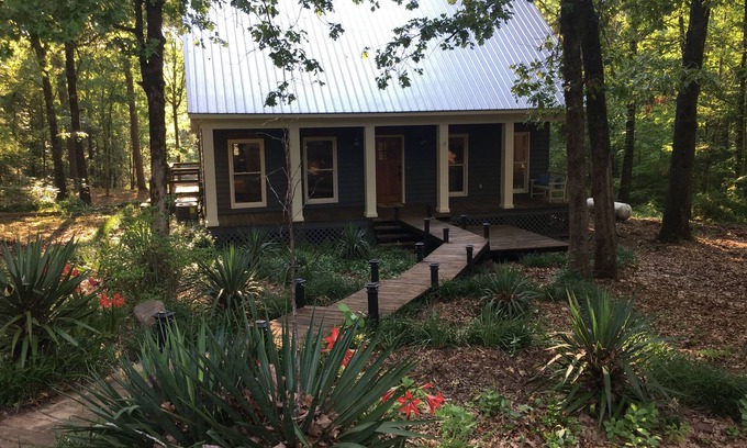 Canton Cabin | Natchez Trace Cabin Retreat on 5 acres