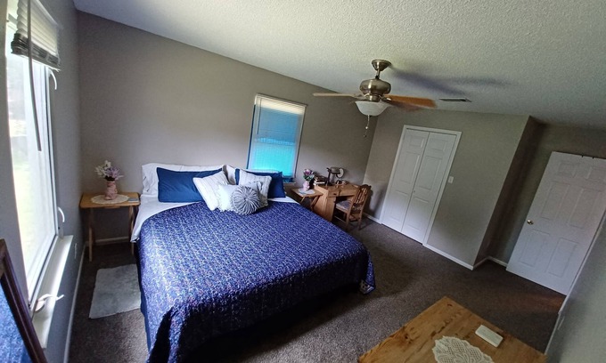 Gulfport Cottage | Nati's Cottage WALK TO BEACH, Gulfport, Mississippi