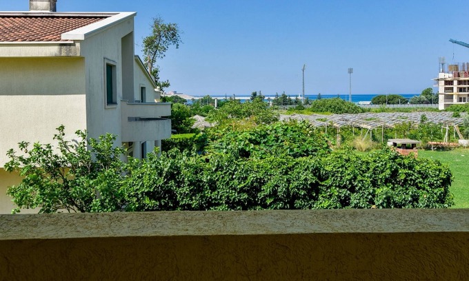 Zeljeznica Apartment | Nature and Sea View Studio Flat w Balcony in Bar