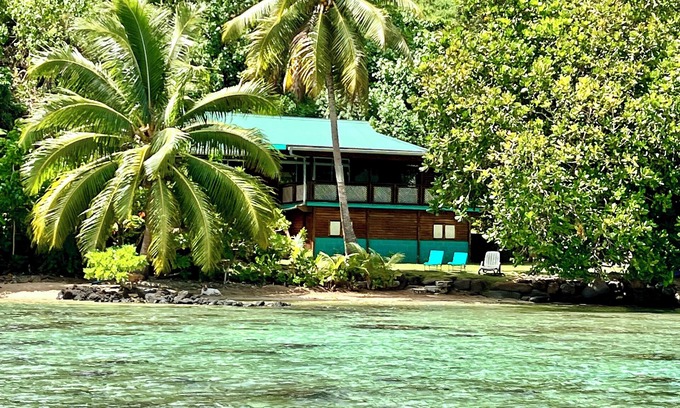 Huahine House | Nature lover's paradise ~ Luxurious home with private beach & great snorkeling!