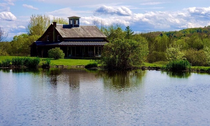 Town of White Creek House | Nature Lovers Paradise Converted Barn