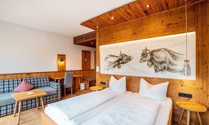 Buehlertal Apartment | Nature Room 'Stallglück' with French Balcony, Wi-Fi and Air Conditioning