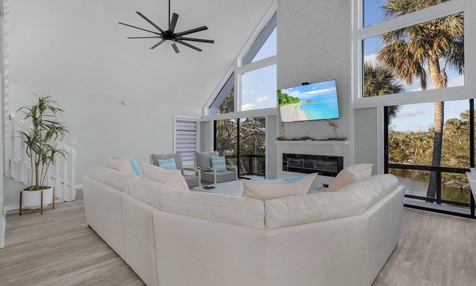 Fort Myers Beach House | Nature View Island Manor