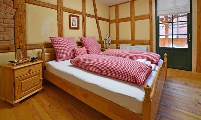 Bollberg House | Naturhof-Papiermühle 2 Bett-Zimmer Rosenrot