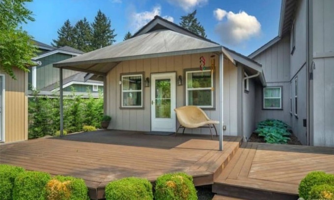 Parkland House | Nautical House: RELAX Lake Side & Eagles