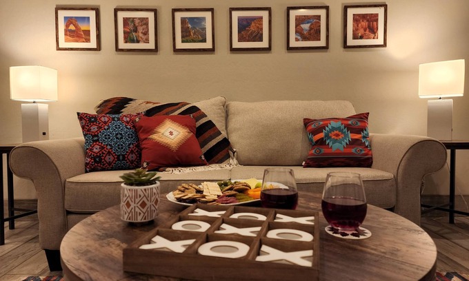 Page House | Navahouse w/Game Room, sleeps 6, by Antelope Canyon