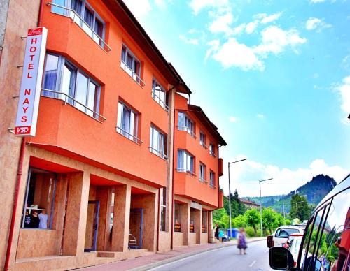 Madan Hotel | NAYS