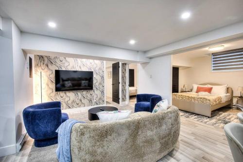Cote-Des-Neiges—Notre-Dame-De-Grace Apartment | NDG Dreams! New & Modern 3BR Easy City Life