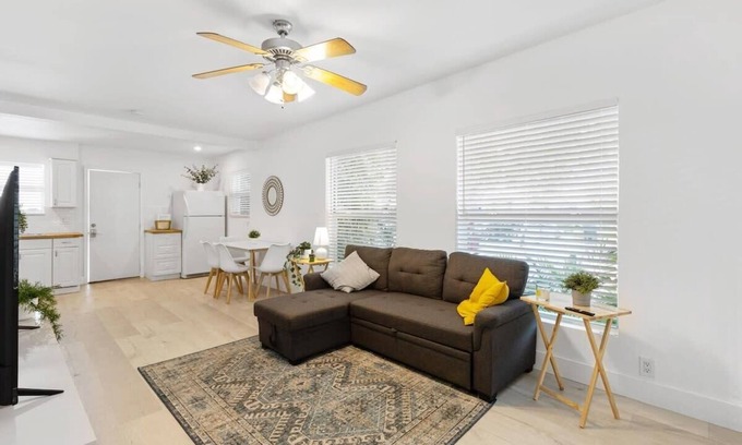 Victoria Park Apartment | Near Beach and Las Olas, 1 bedroom Apartment