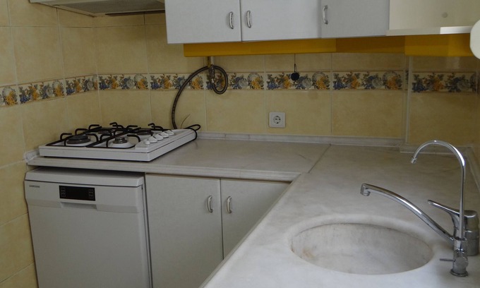 Bornova Apartment | Near Bornova Metro Station Kucukpark Square Private Room