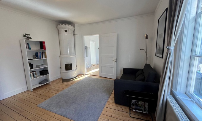 Vastra Frolunda Apartment | Near both the sea and the city - with free parking