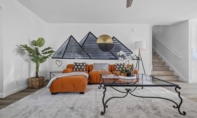 Stoney Ridge House | Near CTOA: Spacious Stylish and Comfort Retreat