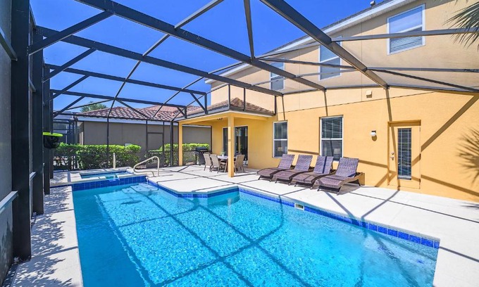 Loughman House | Near Disney - 4BR Home - Pool, Hot Tub, Games, BBQ