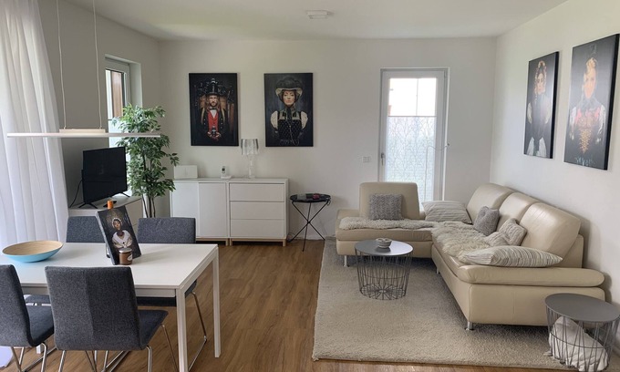 Kenzingen Apartment | Near Europapark! Modern new-build apartment by the lake